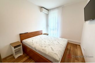 007 2049 102 Split Trstenik Two bedroom apartment in a great location for rent