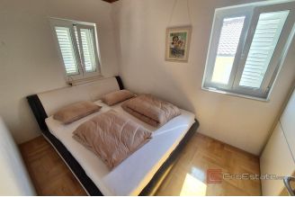 013 2016 711 island brac three bedroom apartment with sea view for sale