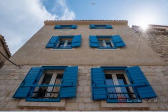 001 2046 196 Split Varos historic stone house with modern decoration for sale