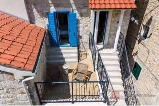 020 2046 196 Split Varos historic stone house with modern decoration for sale