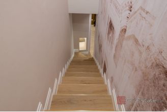 020 2046 196 Split Varos historic stone house with modern decoration for sale