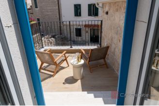 020 2046 196 Split Varos historic stone house with modern decoration for sale