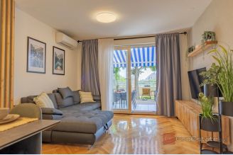 001 2016 712 split two bedroom apartment with garden for sale
