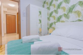 012 2016 712 split two bedroom apartment with garden for sale