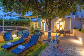 012 2016 712 split two bedroom apartment with garden for sale