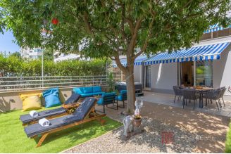 012 2016 712 split two bedroom apartment with garden for sale