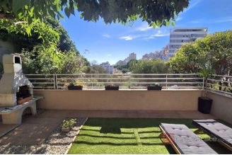 012 2016 712 split two bedroom apartment with garden for sale