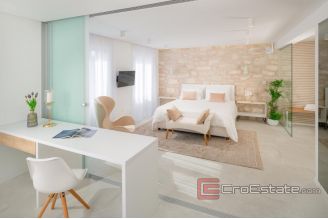013 2056 20 Hvar Authentic luxury villa for sale