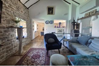 020 5525 30 kastela historic stone house by the sea for sale