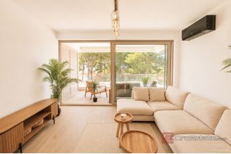 013 2051 72 island hvar modern apartment with balcony and parking for sale