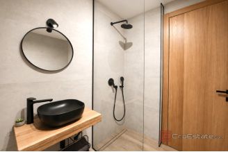 013 2051 72 island hvar modern apartment with balcony and parking for sale