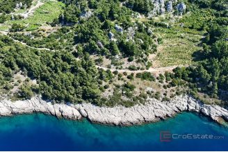 011 2052 130 Peljesac Land with sea access for sale
