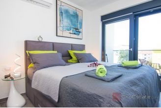 013 1021 65 Krk modern house with pool for sale