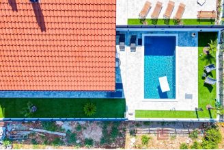 013 1021 65 Krk modern house with pool for sale