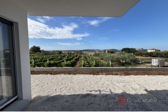 006 2035 391 Trogir One bedroom apartment with garden and a sea view for sale