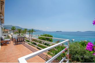 026 2011 106 peljesac house in the first row to the sea for sale