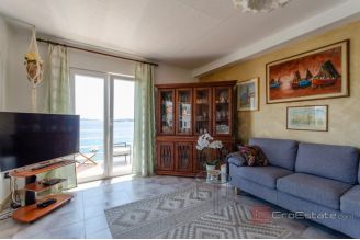 026 2011 106 peljesac house in the first row to the sea for sale