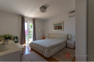 026 2011 106 peljesac house in the first row to the sea for sale