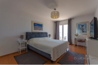 026 2011 106 peljesac house in the first row to the sea for sale