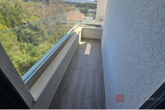 014 1023 72 Krk luxury penthouse with panoramic sea views for sale