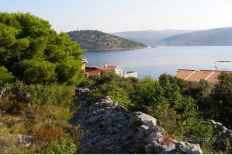 005 5527 30 Rogoznica Building land in the second row to the sea for sale