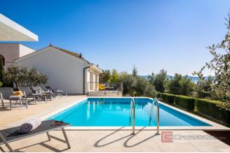 020 2031 264 primosten mediterranean villa with panoramic sea views for sale