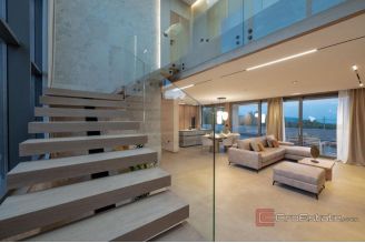 020 1021 64 Pula villa with pool and sea view for sale