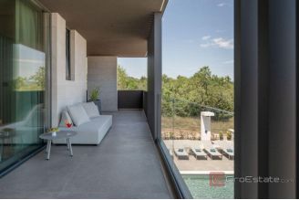020 1021 64 Pula villa with pool and sea view for sale