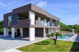 020 1021 64 Pula villa with pool and sea view for sale