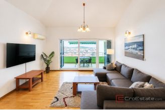 015 2051 73 island ciovo apartment with balcony and parking space for sale