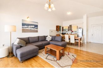 015 2051 73 island ciovo apartment with balcony and parking space for sale
