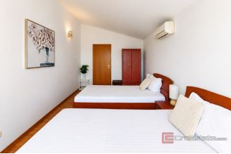 015 2051 73 island ciovo apartment with balcony and parking space for sale