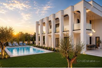 004 5528 30 Umag designer modern house with a swimming pool for sale