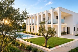 004 5528 30 Umag designer modern house with a swimming pool for sale
