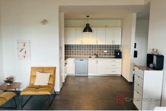 017 5529 30 Zadar area apartment house with sea view for sale
