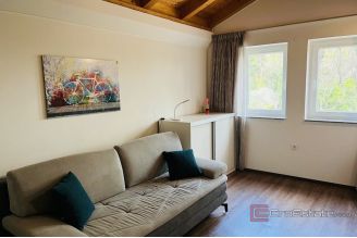 017 5529 30 Zadar area apartment house with sea view for sale