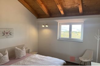 017 5529 30 Zadar area apartment house with sea view for sale