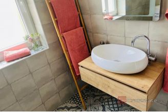 017 5529 30 Zadar area apartment house with sea view for sale