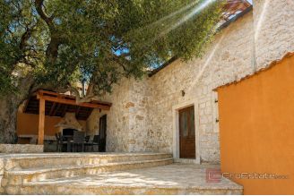 017 2051 74 island hvar stone house with swimming pool for sale