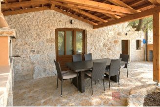 017 2051 74 island hvar stone house with swimming pool for sale