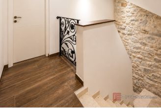 017 2051 74 island hvar stone house with swimming pool for sale