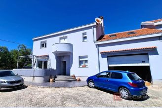 001 2121 01 Zadar spacious house with garden for sale