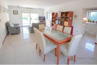 015 2121 01 Zadar spacious house with garden for sale