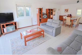 015 2121 01 Zadar spacious house with garden for sale