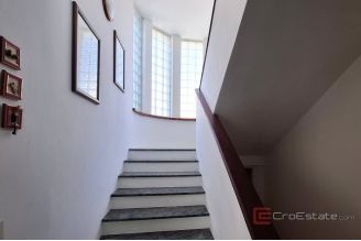 015 2121 01 Zadar spacious house with garden for sale