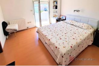015 2121 01 Zadar spacious house with garden for sale