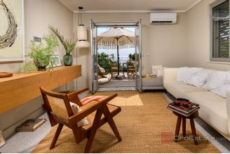 019 2035 395 Ciovo Modern renovated house in the first row to the sea for sale