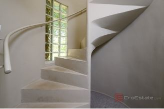 019 2035 395 Ciovo Modern renovated house in the first row to the sea for sale