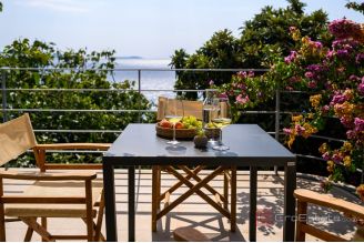 019 2035 395 Ciovo Modern renovated house in the first row to the sea for sale