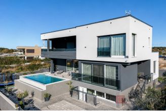 018 1021 67 Medulin villa with sea view for sale